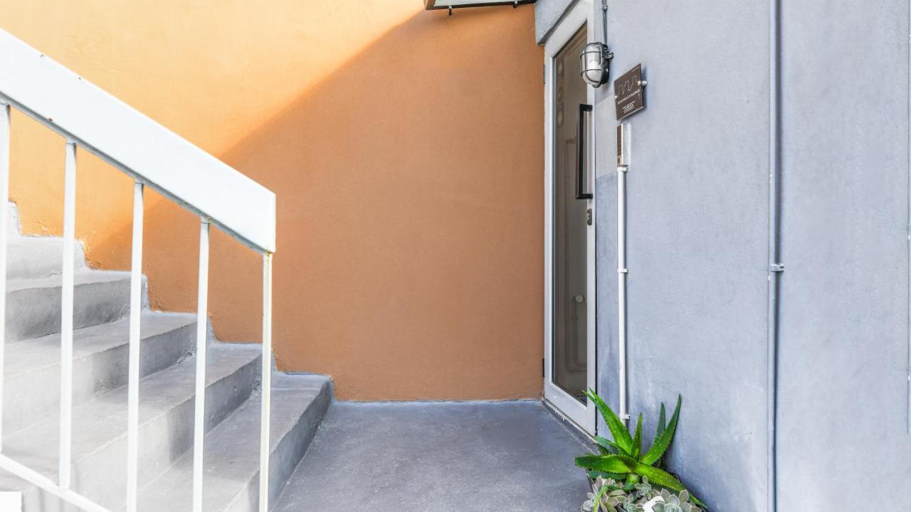 Monastiraki Citycenter Sleepbox- Unspoiled Athens Apartments Exterior photo