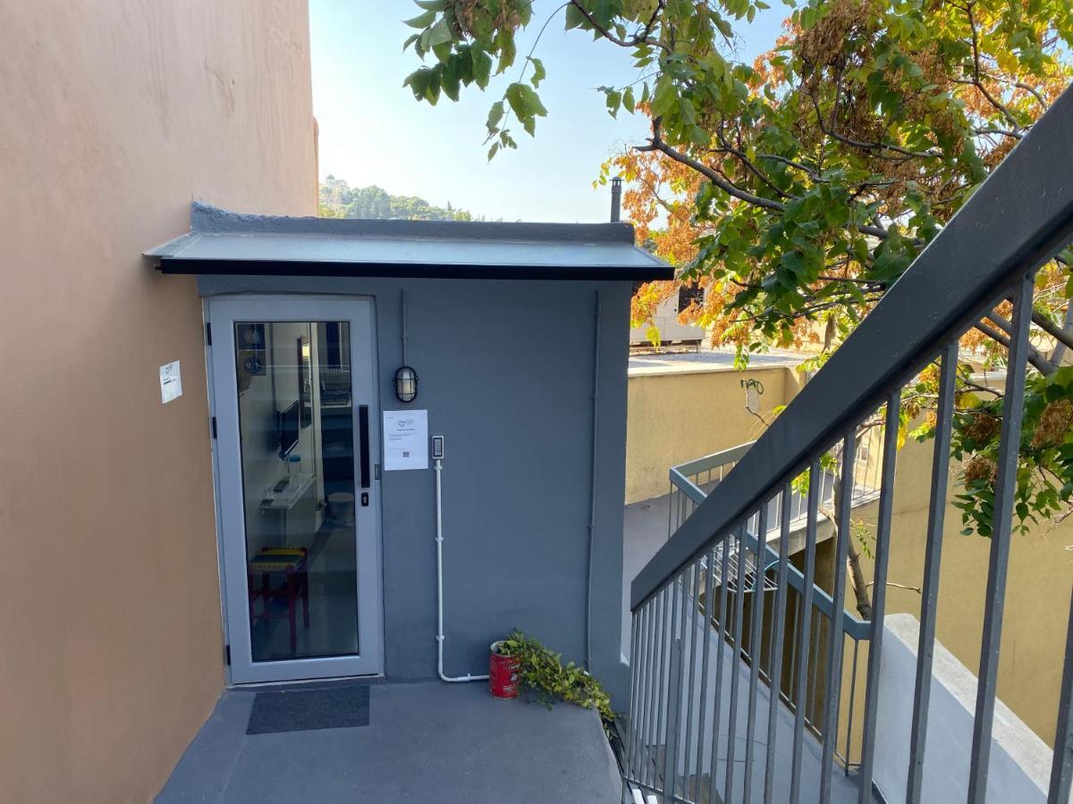 Monastiraki Citycenter Sleepbox- Unspoiled Athens Apartments Exterior photo